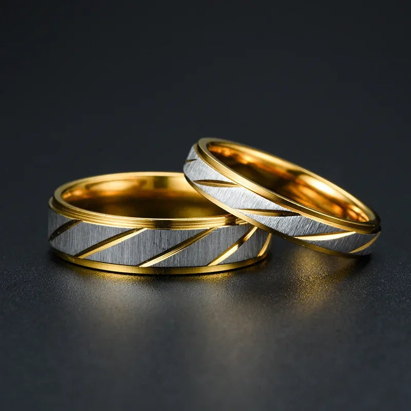 Anel de casal com padrão de onda